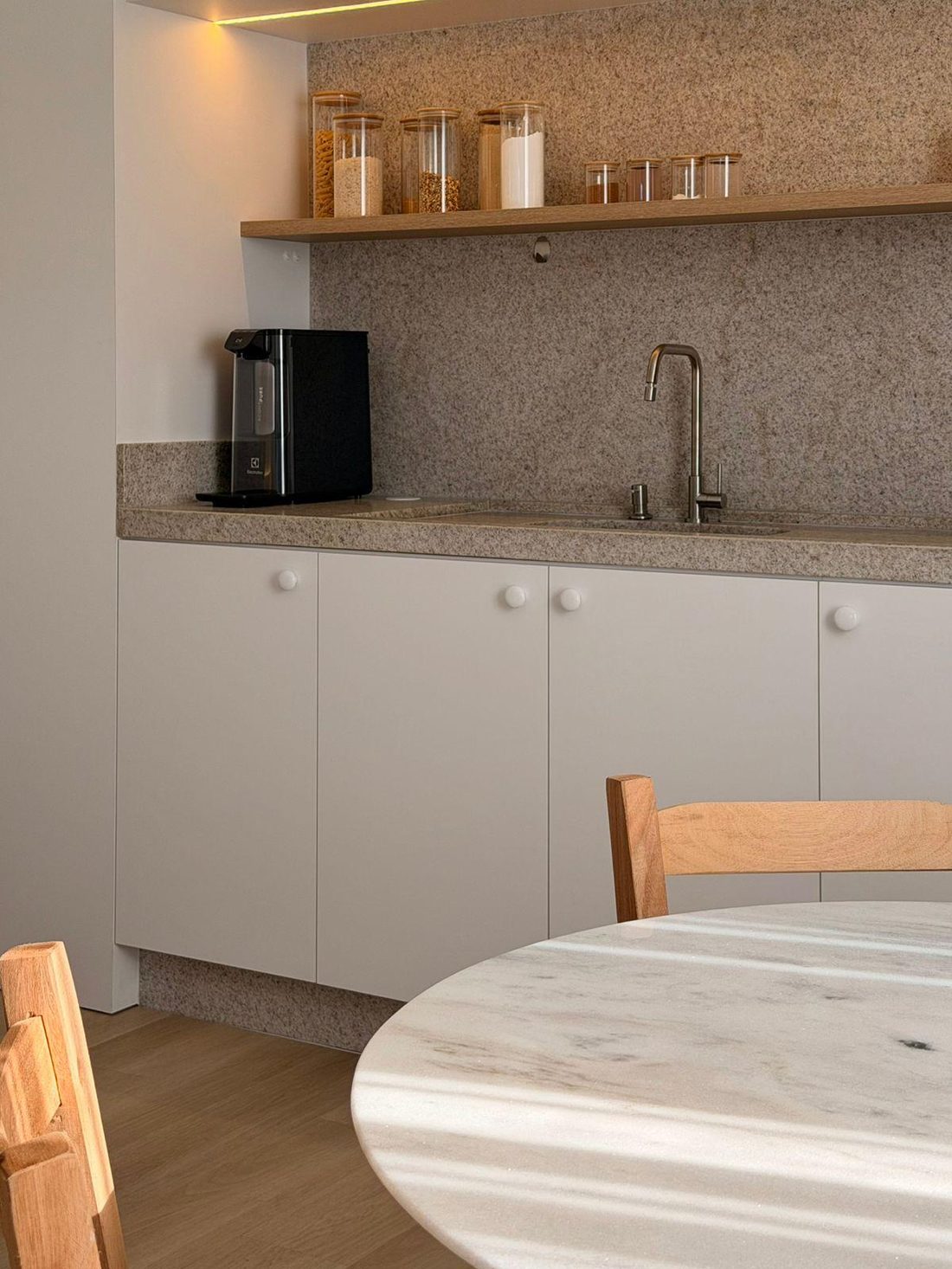 Studio 1111, kitchenette